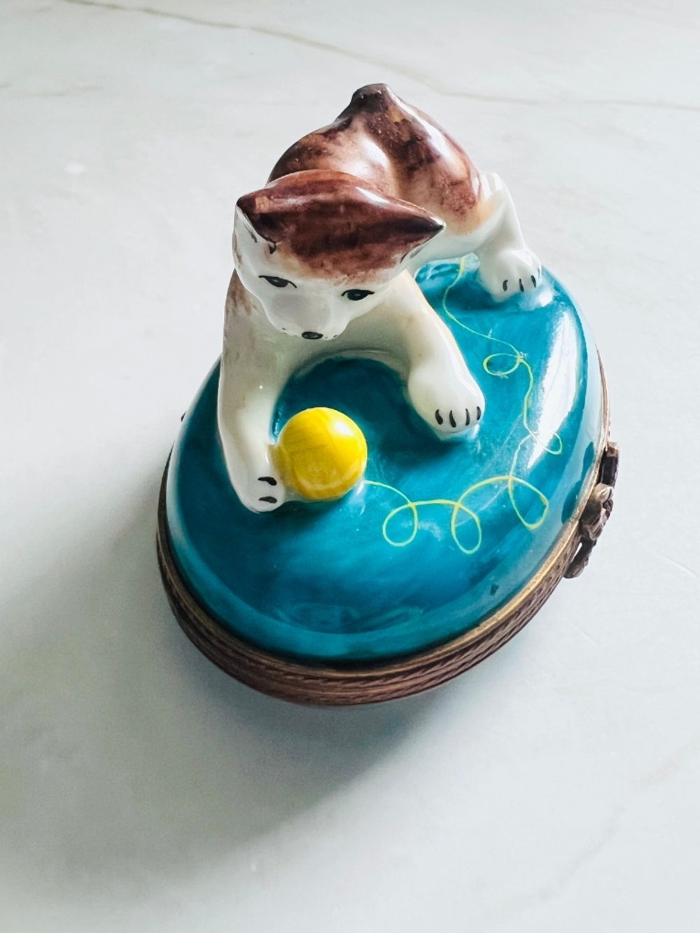 Vintage Limoges France Rochard Kitten Trinket Box Hand Painted Cat Playing with